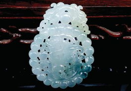 工廠價(jià)引爆翡翠搶購(gòu)潮 萬元原價(jià)十萬元翡翠激起數(shù)千市民熱情