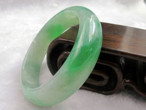 廠價買翡翠和田玉，熱線打爆？揭秘免費領背后的真相